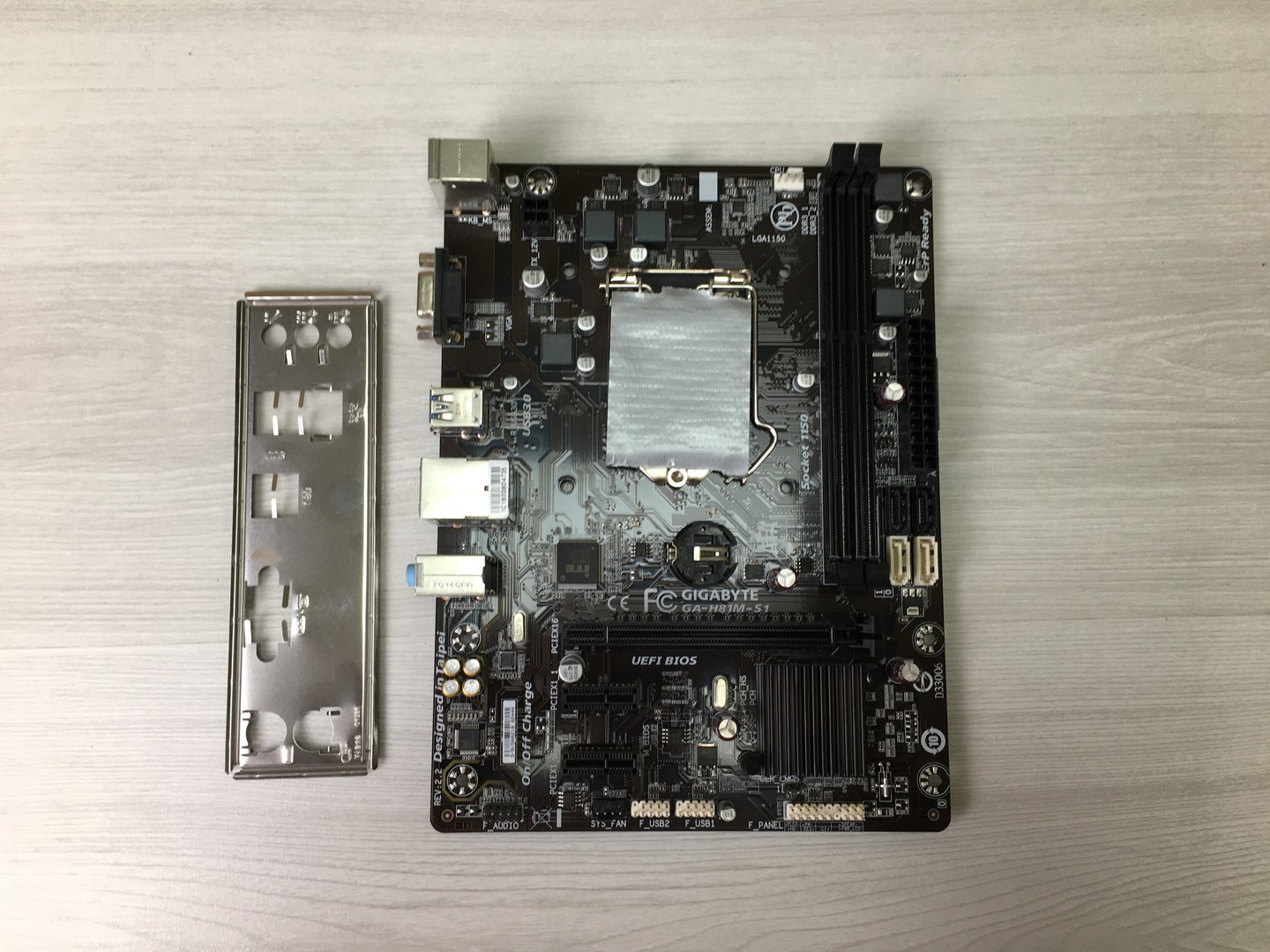 Материнская плата S-1150 Gigabyte GA-H81M-S1 REV:2.2, H81/2DDR3/SATA/Lan/VGA/Sb/mATX "!"