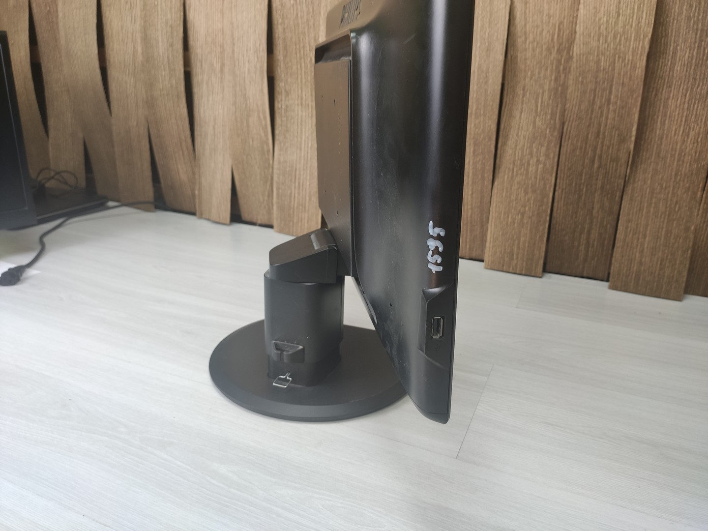 Монитор 20" Philips 201BL2, VGA, DVI, USB, звук "!"