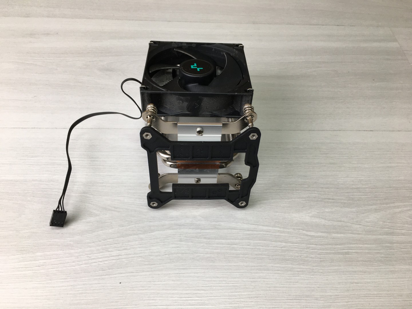 Кулер для процессора сокет 1700, 3 тепловых трубок, 90мм вентилятор Deepcool ag300 "!"