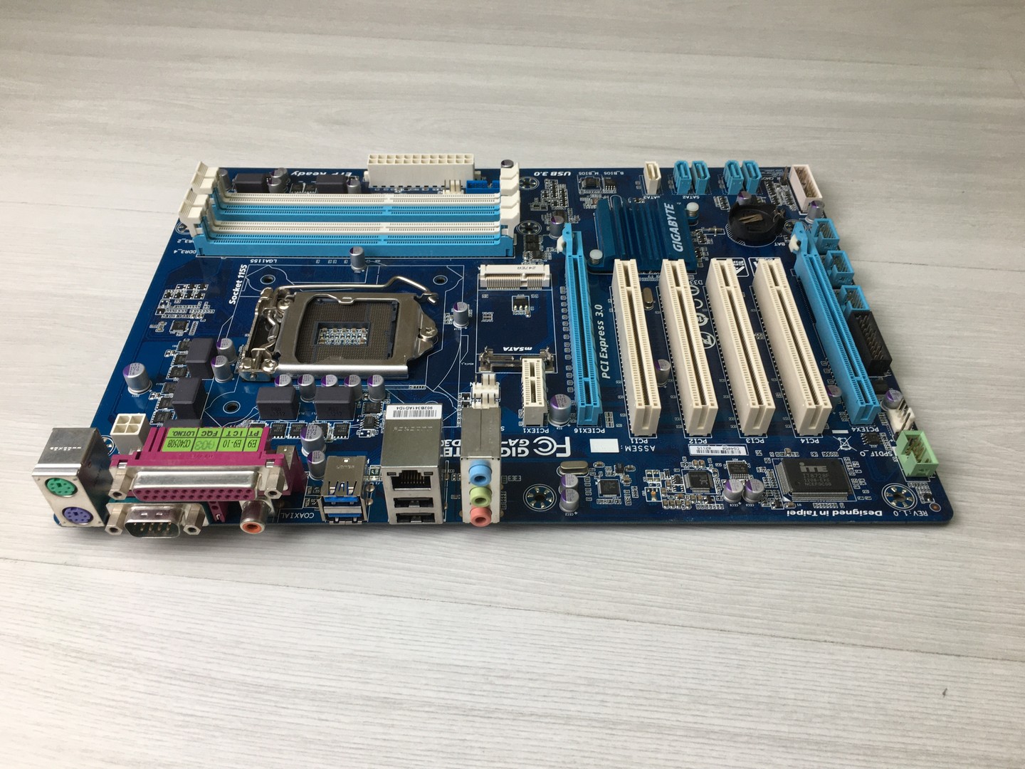 Материнская плата S-1155 Gigabyte GA-P75-D3 rev. 1.0 B75/4DDR3/PCI-E/LAN/mSATA/Sb/ATX "!"