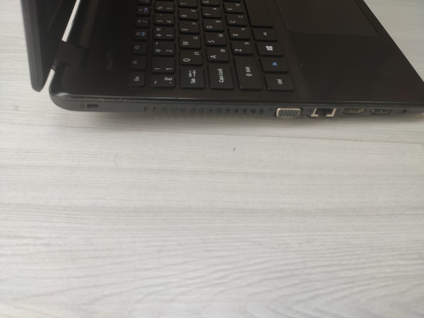 Ноутбук Acer Aspire E5-571 Intel i3-4005U 1.70GHz/8G/SSD240Gb/DVD-RW/WIFI/BT/Cam/Win10 15.6" Батарея 60мин "!"