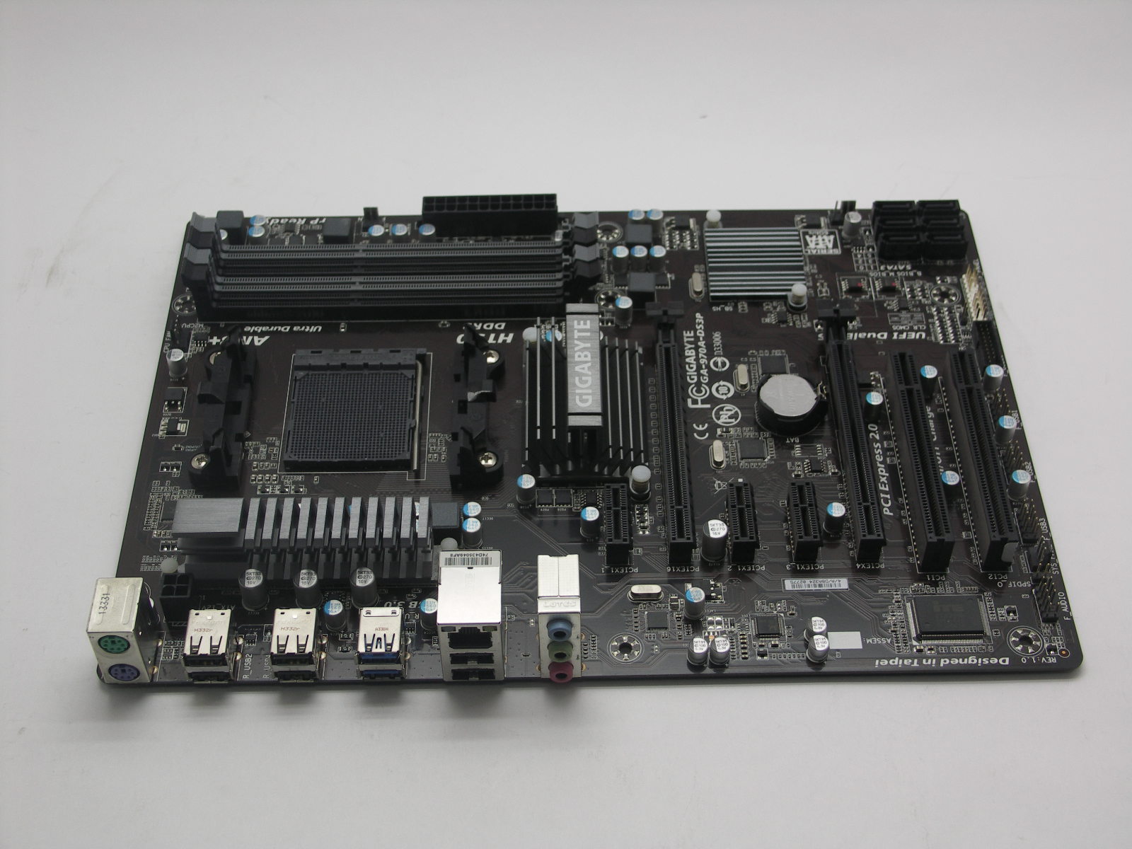 Материнская плата S-AM3 Gigabyte GA-970А -DS3P AMD970/4xDDR3/USB3.0/SATA/Sb/Lan/ATX "!"