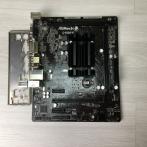 Мат. плата ASRock Q1900M Celeron J1900/2xDIMM DDR3/HDMI/VGA/DVI-D/Sb/USB3.1/GLan mATX "!"